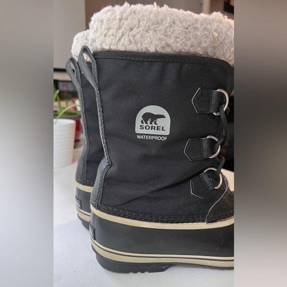 Sorel Snow Boots / Winter Boots; Unisex  Size 6 in Excellent Condition - Picture 14 of 14